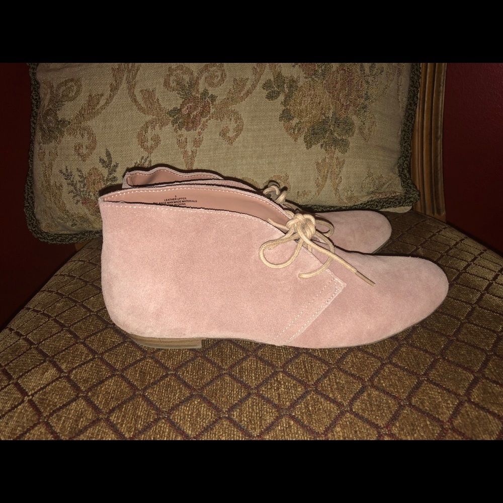Desert Boots, Bootie,flat , Rose Pink , Mauve sz 5